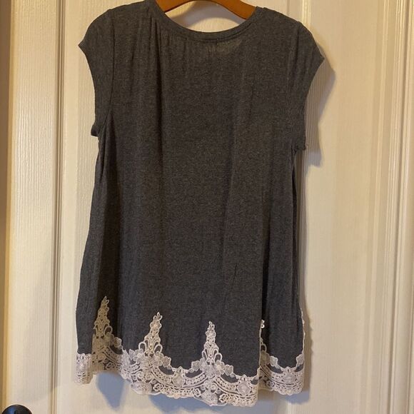 Jolt Women’s Blouse with Cream Embroidery Size Large NWOT - Picture 3 of 5